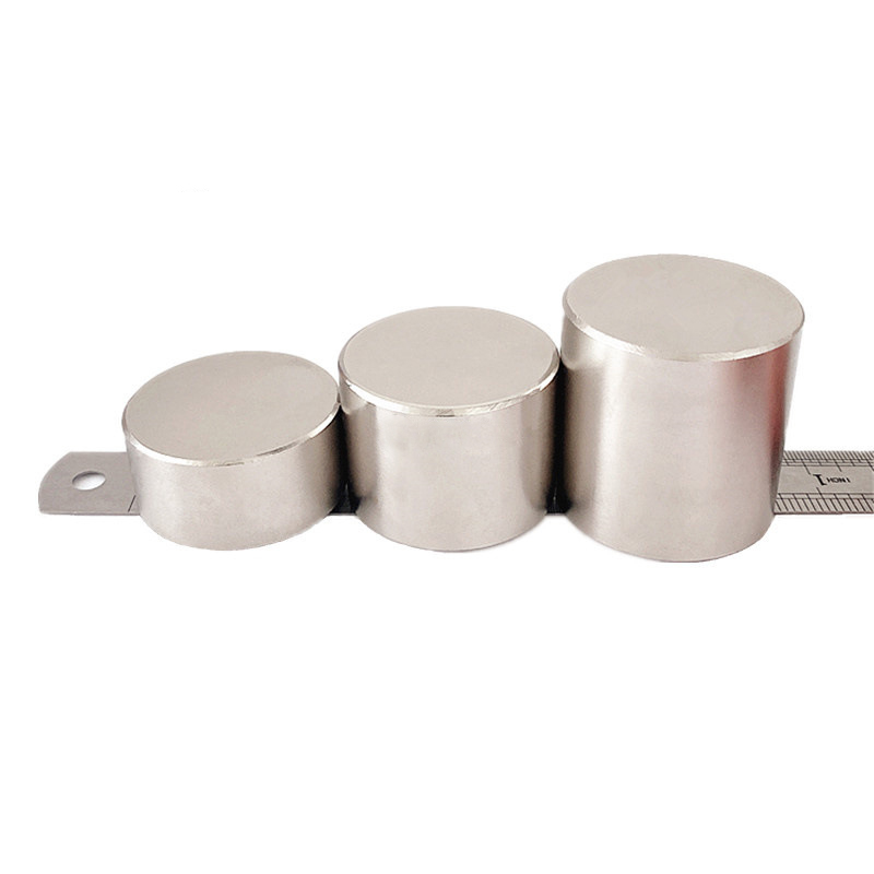 แม่เหล็กหายากของโลกขนาดใหญ่